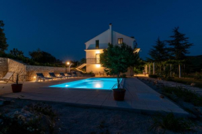 Villa Bacio with new heated pool